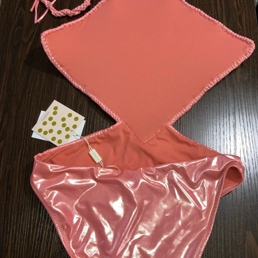 NORMAILLOT AURA SWIMSUIT PITAYA MACRAMÉ KNIT WOVEN TOP PINK LIQUID METAL
